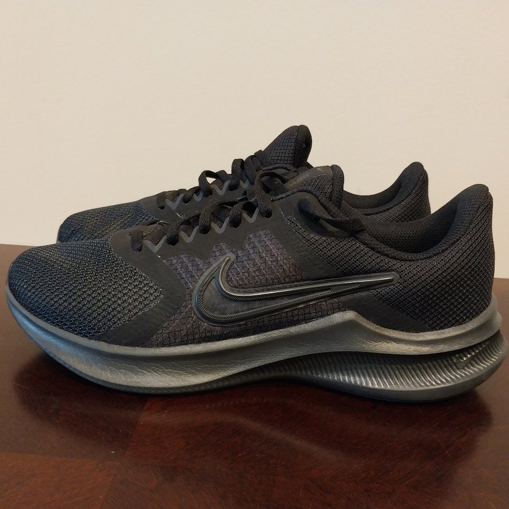 Nike Womens Downshifter Black Sneakers, Size 10